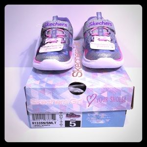 Skechers Girl  Spirit Sprintz Size 5 new in box
